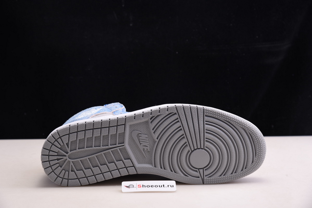 Air Jordan 1 High OG “Hyper Royal” 555088-402