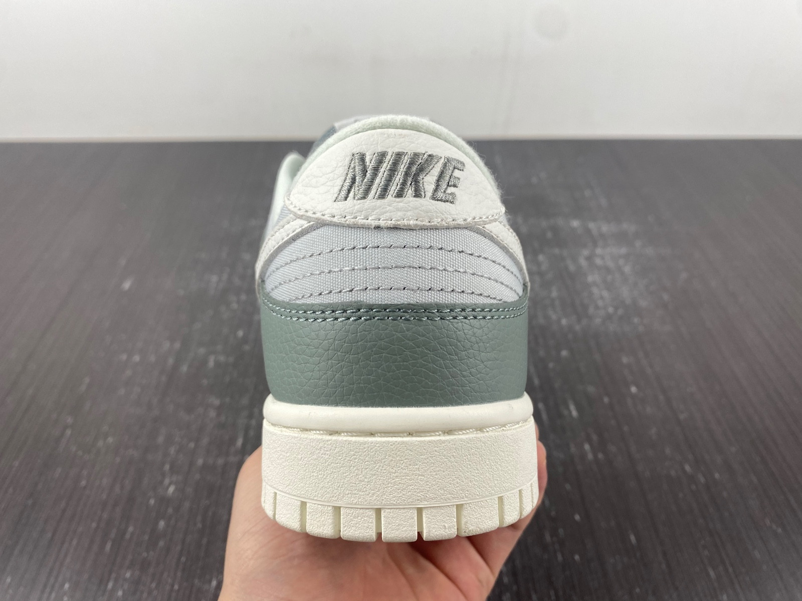 Nike Dunk Low “Mica Green” DV7212-300