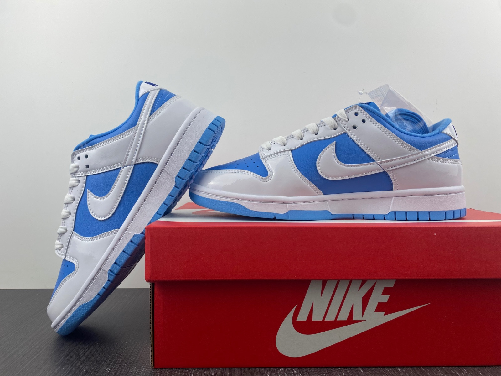 Nike Dunk Low WMNS “Reverse UNC” DJ9955-101