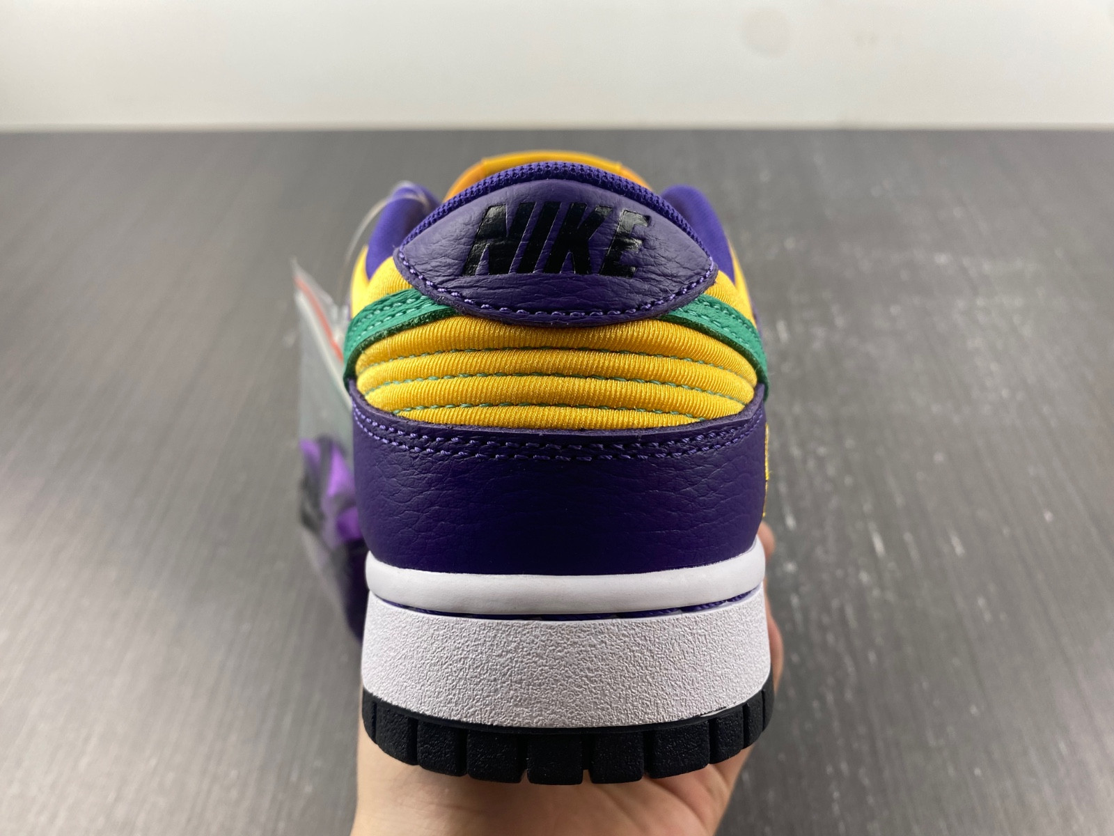 Nike Dunk Low “Lisa Leslie” DO9581-500