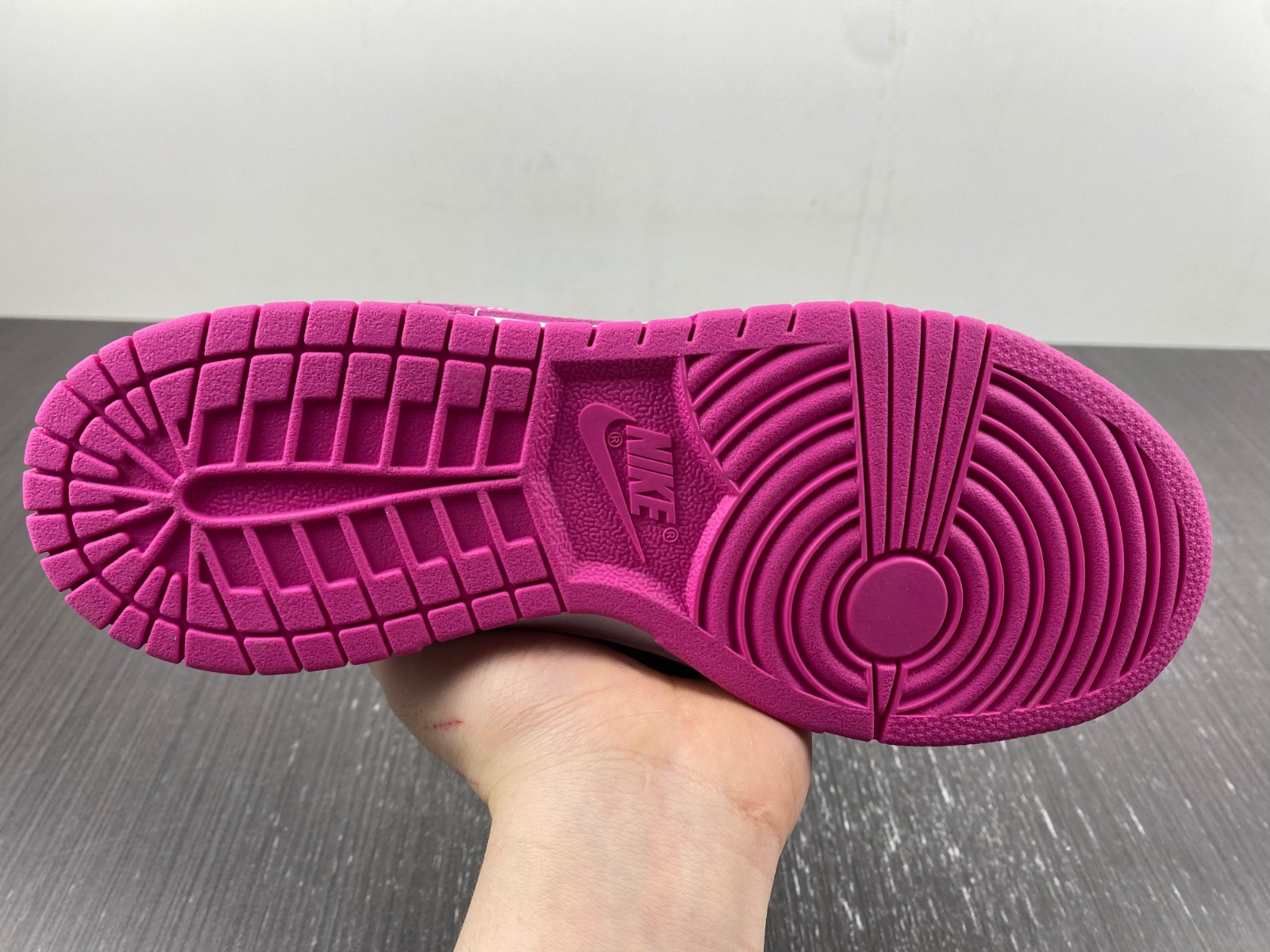 Nike Dunk Low GS “Active Fuchsia” FJ0704-100