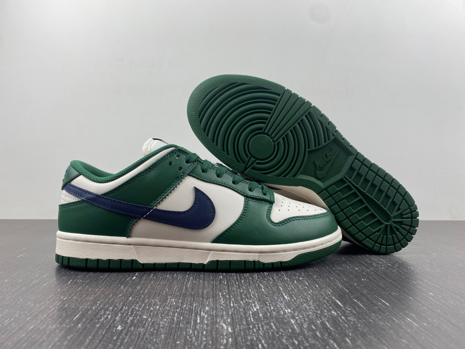 Nike Dunk Low “Gorge Green” DD1503-300