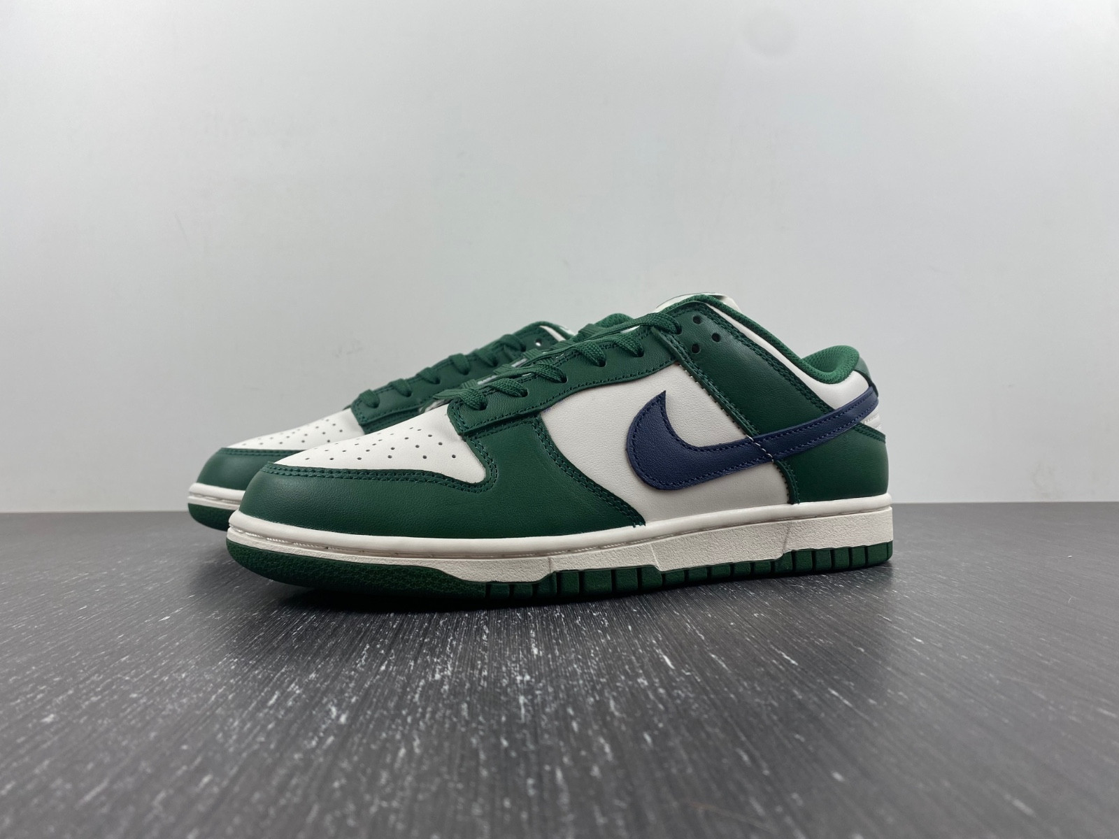 Nike Dunk Low “Gorge Green” DD1503-300