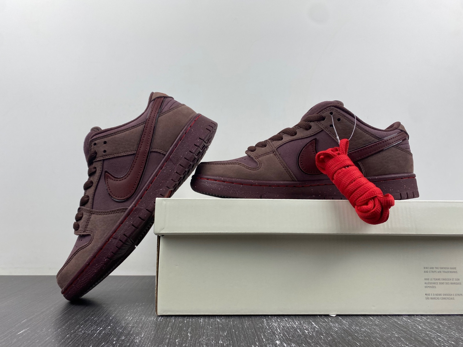 Nike SB Dunk Low Premium “Valentine’s Day” FN0619-600
