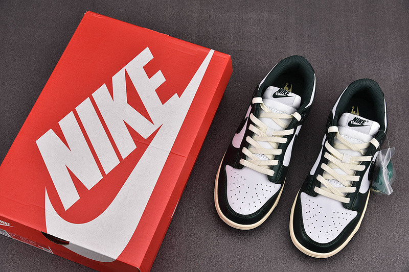 Nike Dunk Low “Vintage Green” DQ8580-100