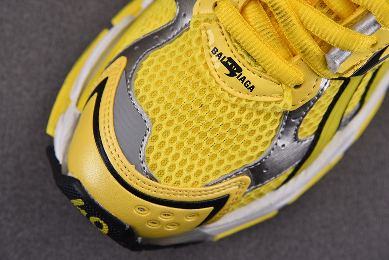 Ba*len*cia*ga runner 677403 w2rd3 0510