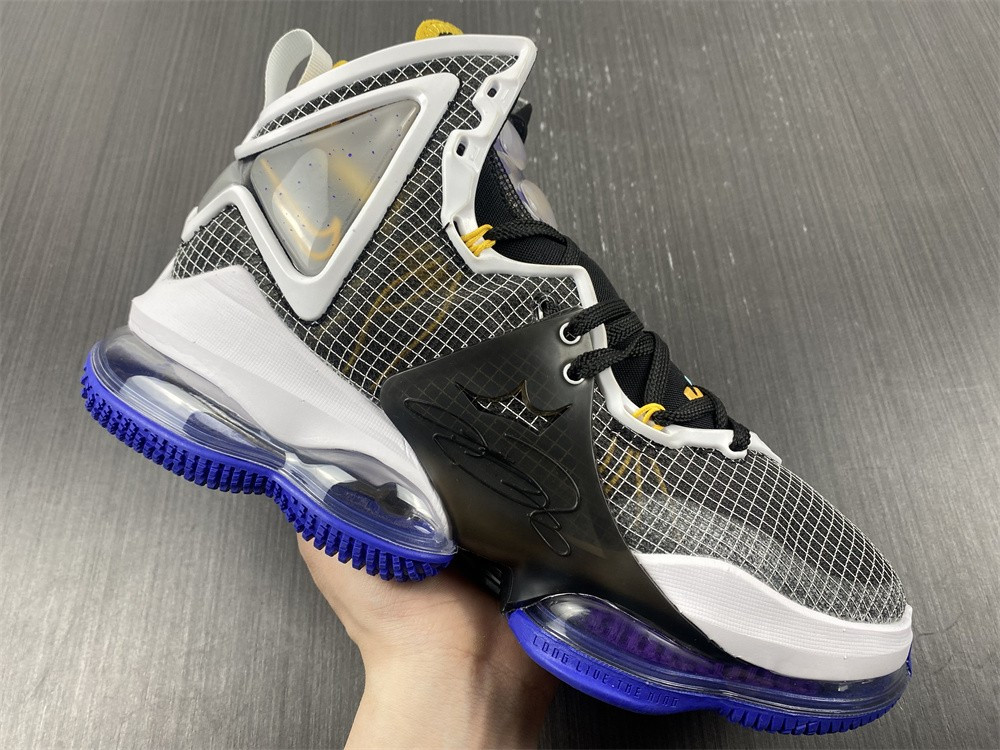 Nike LeBron 19 “Hardwood Classic” CZ0203-002