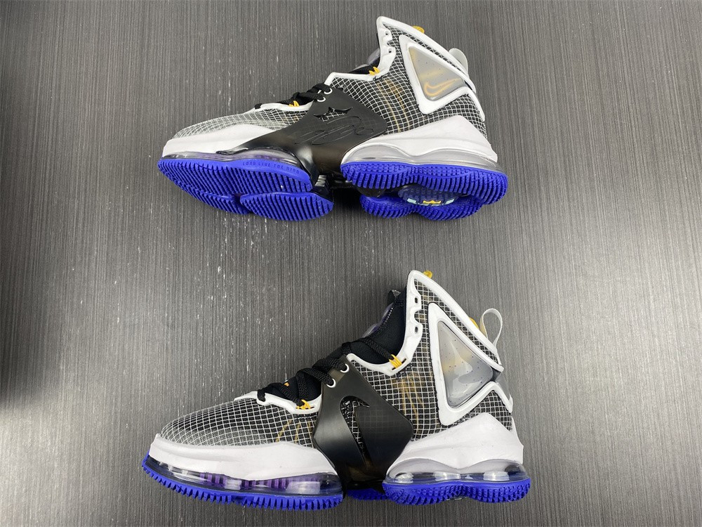 Nike LeBron 19 “Hardwood Classic” CZ0203-002