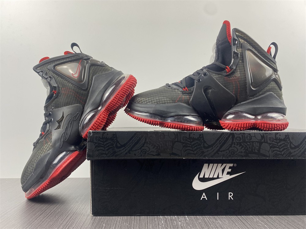 Nike LeBron 19 “Bred” CZ0203-001