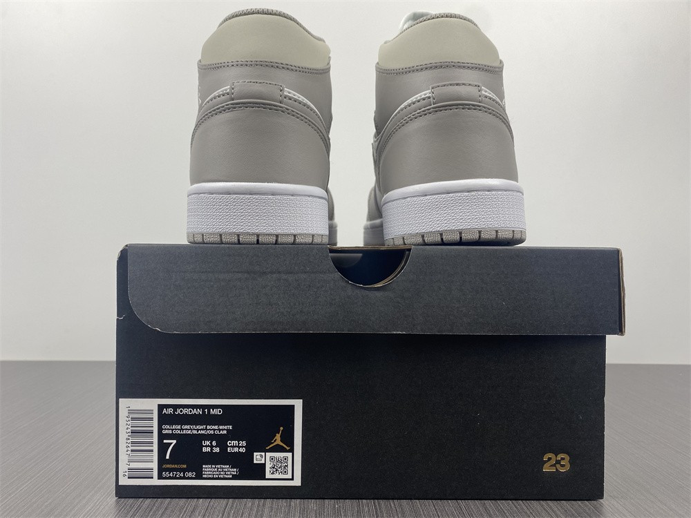 Nike Air Jordan 1 Mid 554724-082