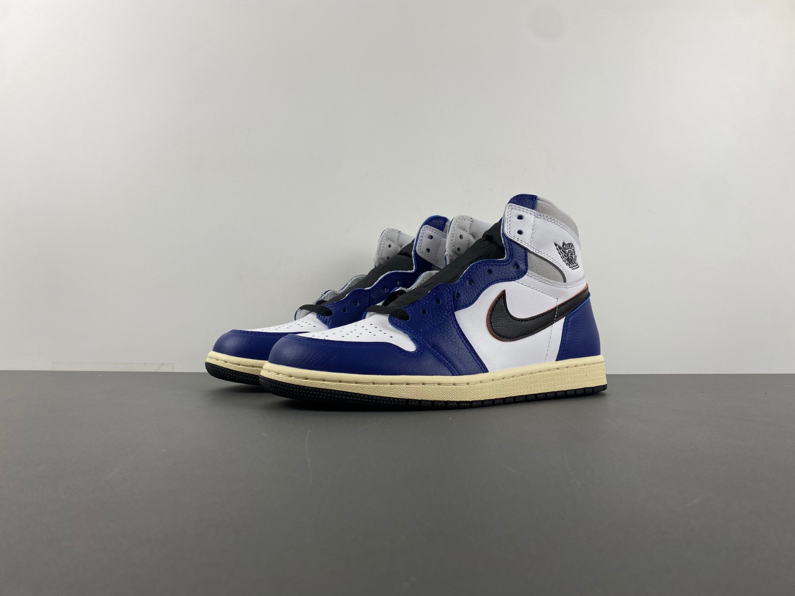 Air Jordan 1 High OG Rare Air “Deep Royal Blue” DZ5485-100