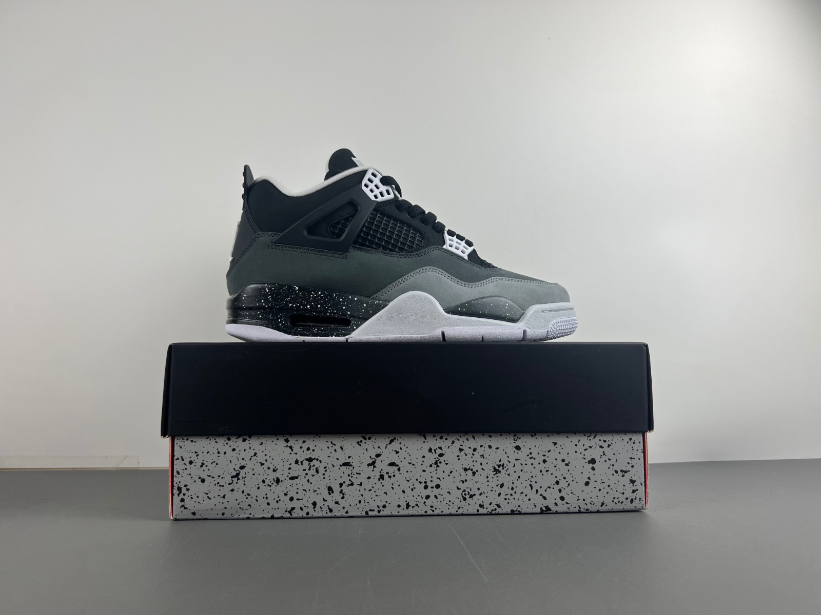 Jordan 4 Retro Fear Pack  626969-030