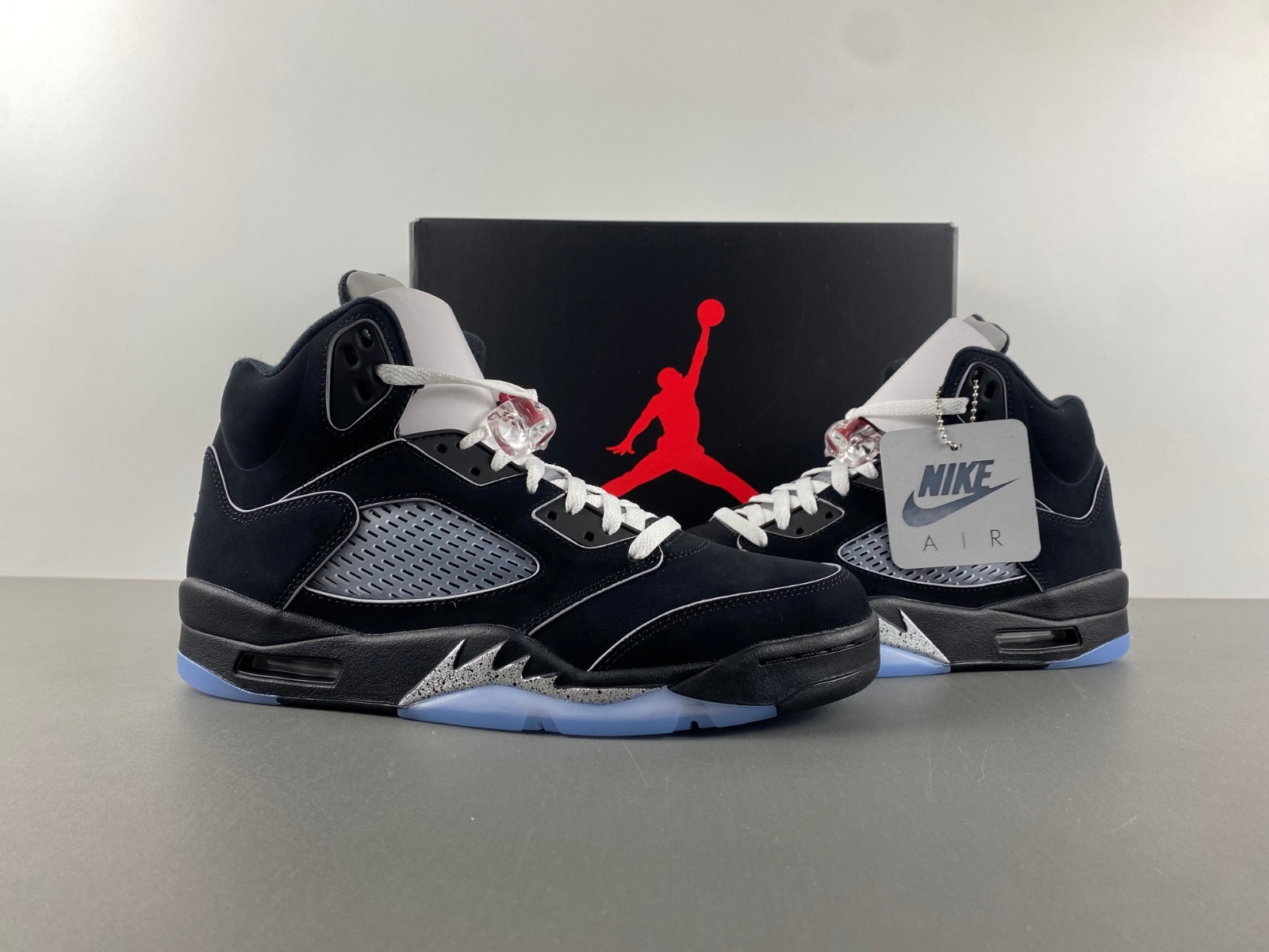 Air Jordan 5 “Black Metallic Reimagined” HF3975-001