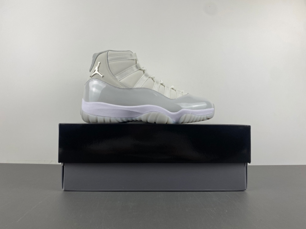 Air Jordan 11 AR0715-110