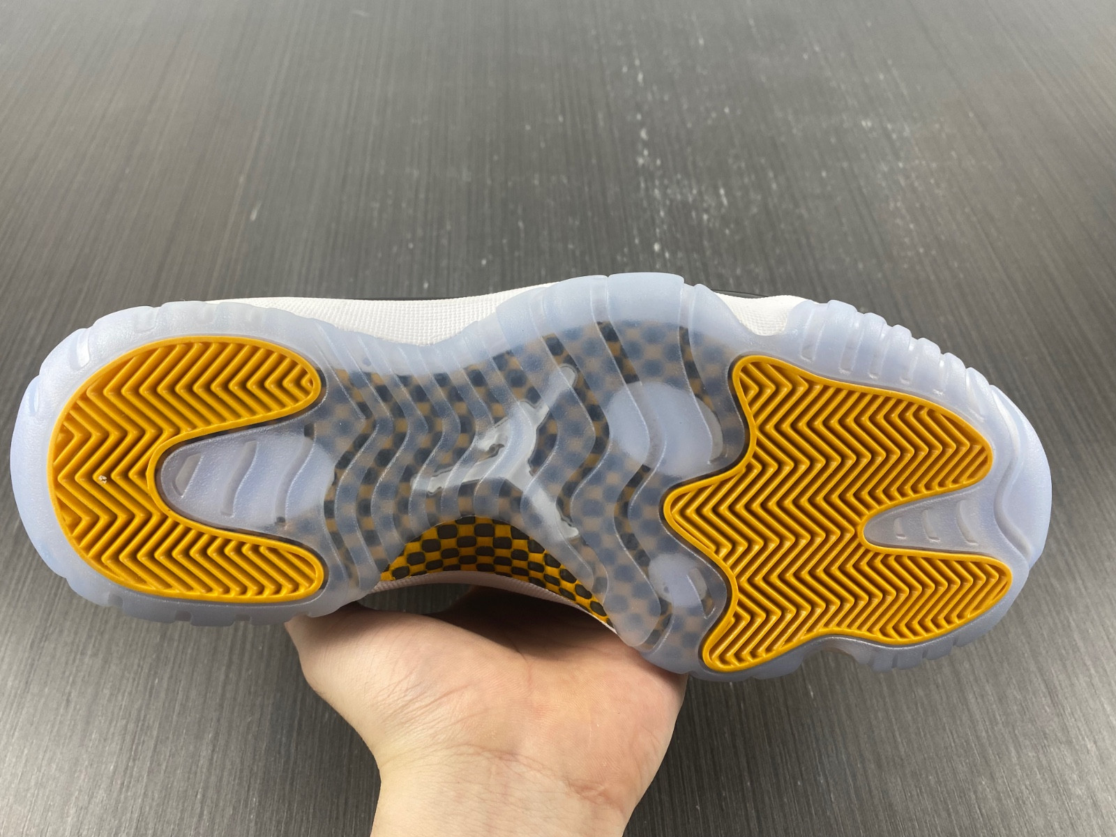 Air Jordan 11 CT8012-118