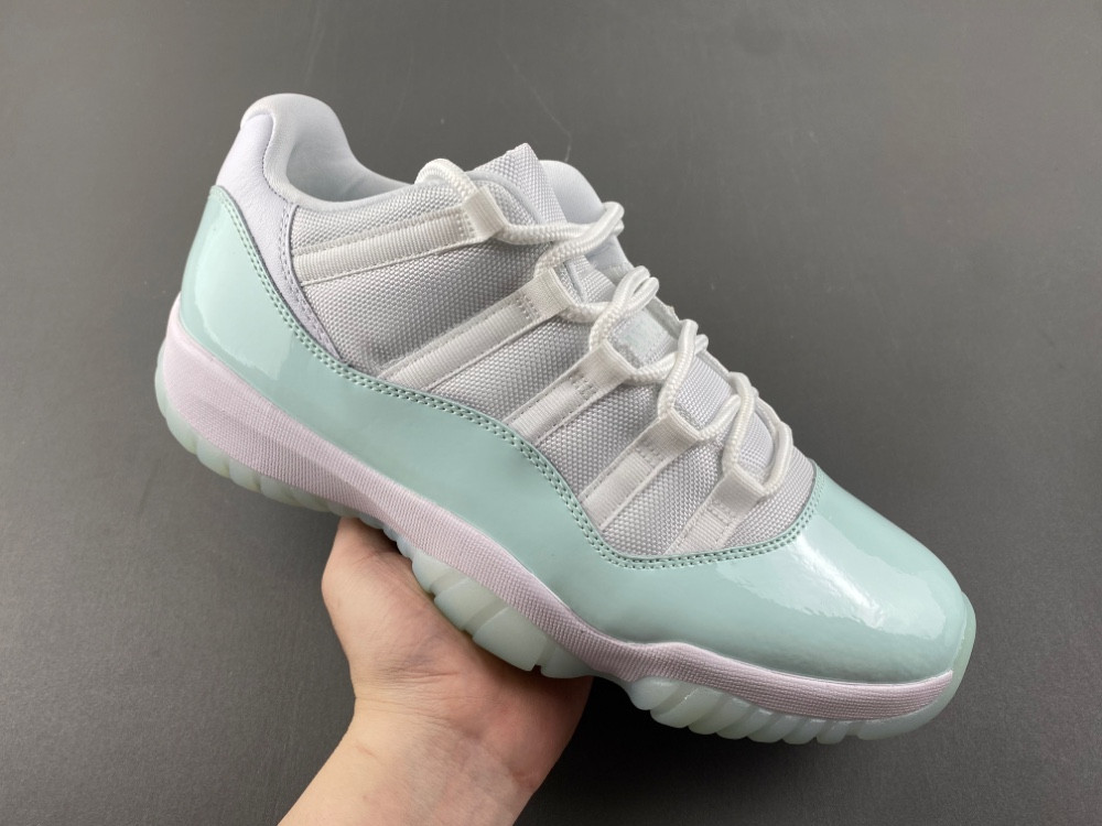 Air Jordan 11 Low “Igloo” (W) AH7860-103