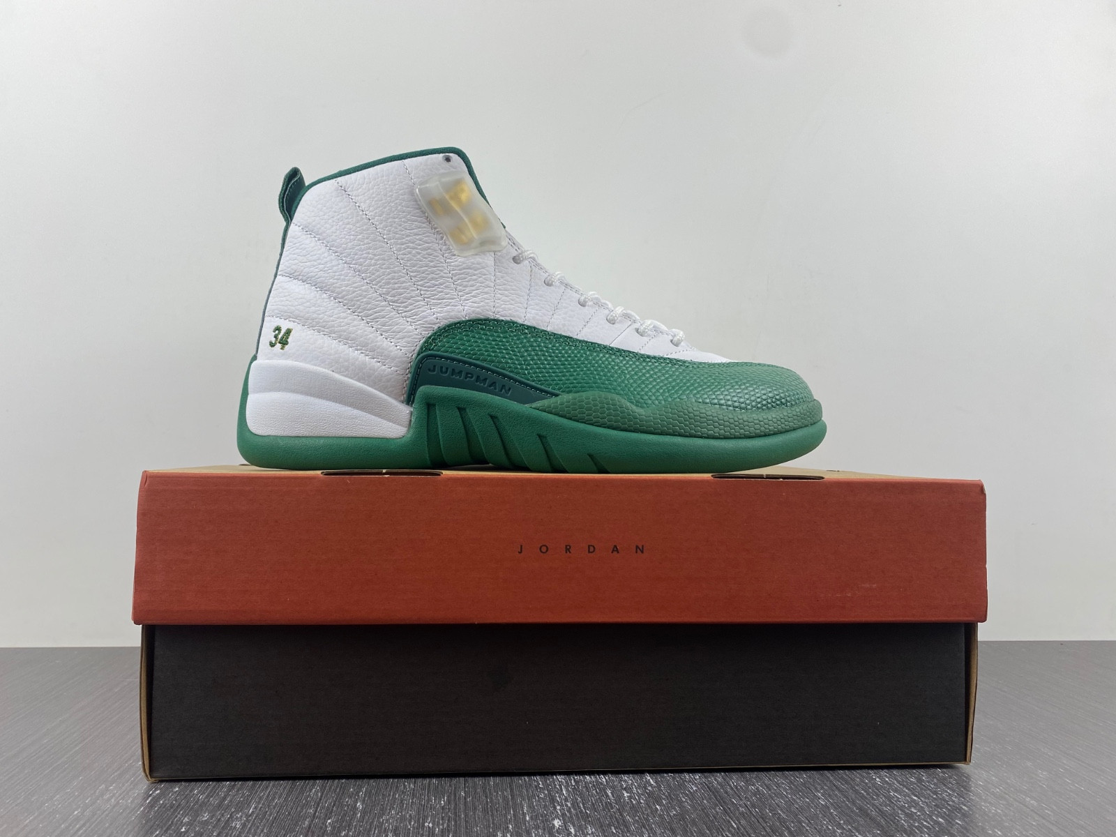 Jordan 12 136001-063