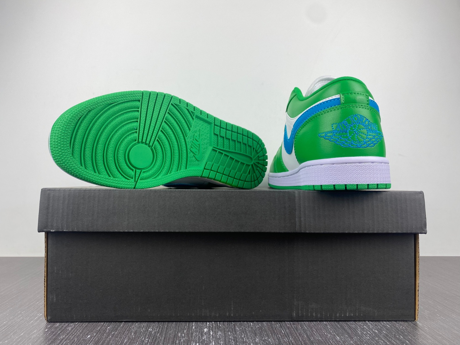 Air Jordan 1 Low WMNS “Lucky Green” DC0774-304