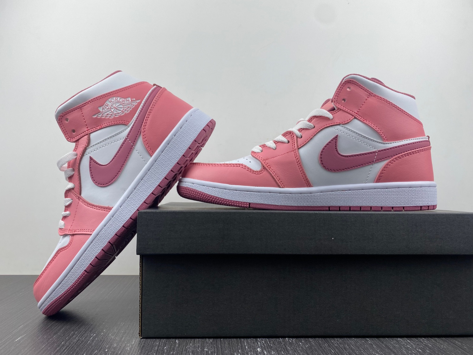 Air Jordan 1 Mid GS “Valentine’s Day” DQ8423-616