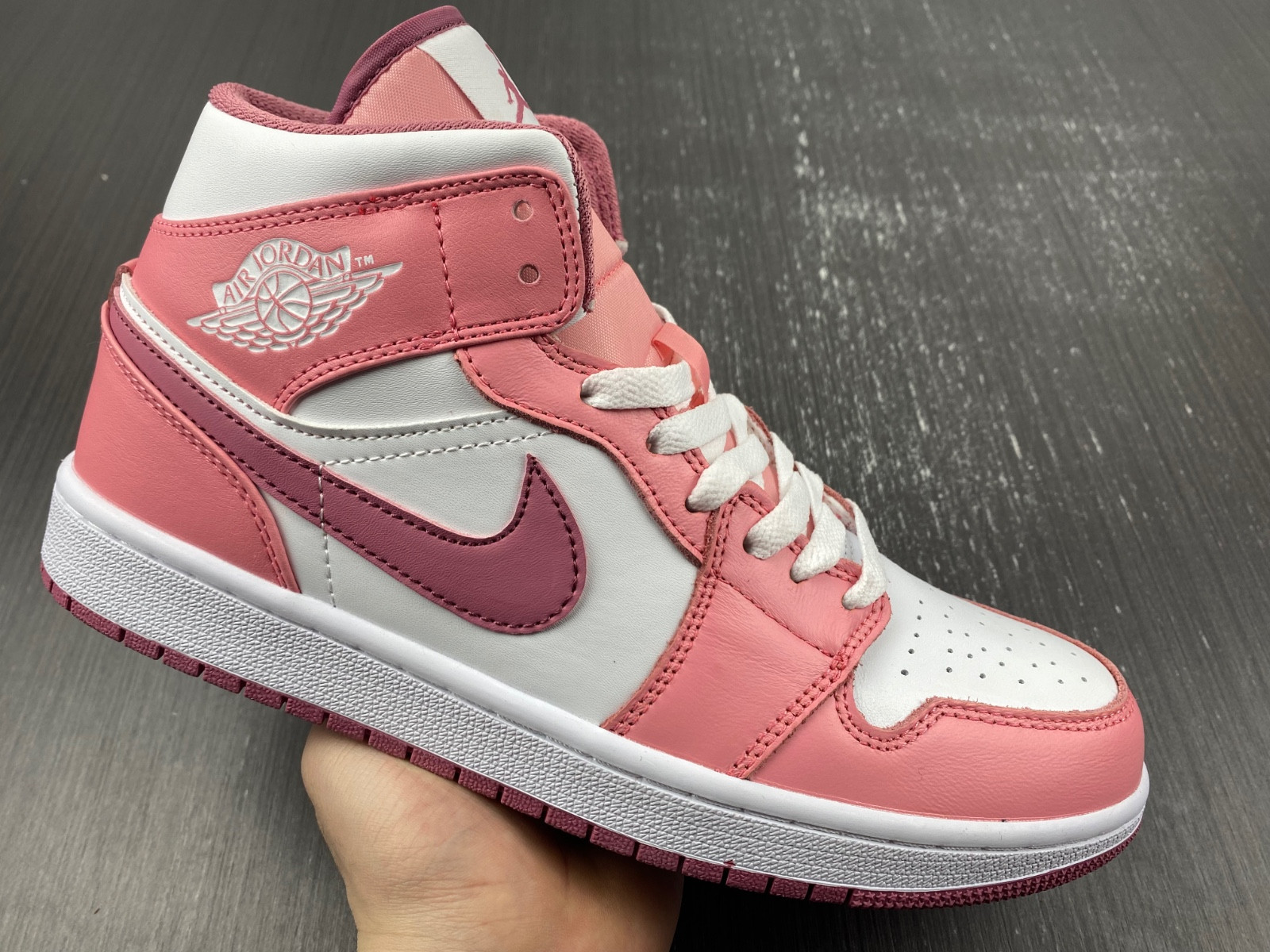 Air Jordan 1 Mid GS “Valentine’s Day” DQ8423-616