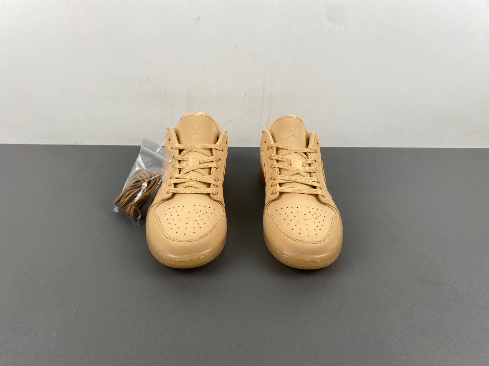 Air Jordan 1 Low WMNS “Pale Vanilla” FZ3972-294