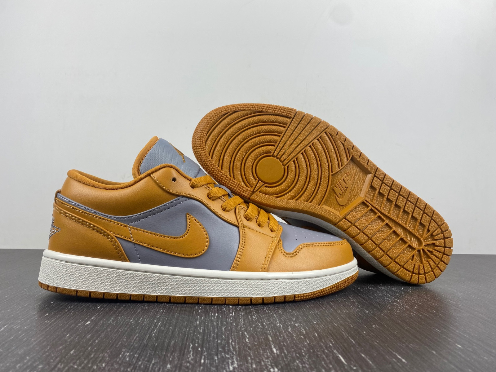 Air Jordan 1 Low DC0774-020