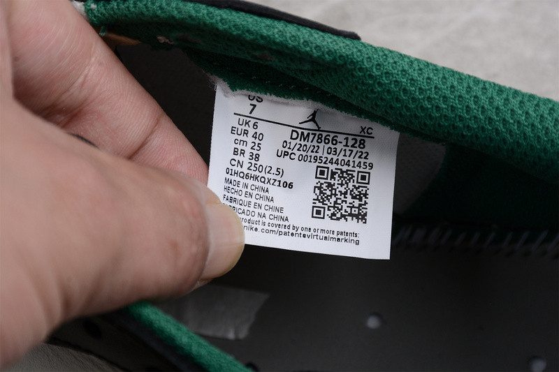 Jordan 1 Low DM7866-128