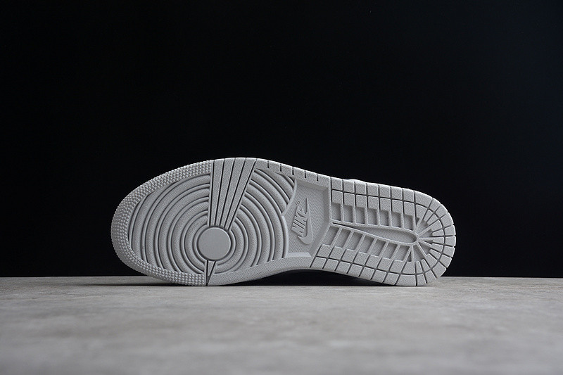 Air Jordan 1 High OG “Grey Fog” 555088-108