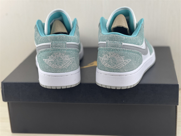 Air Jordan 1 Low “New Emerald” DN3705-301