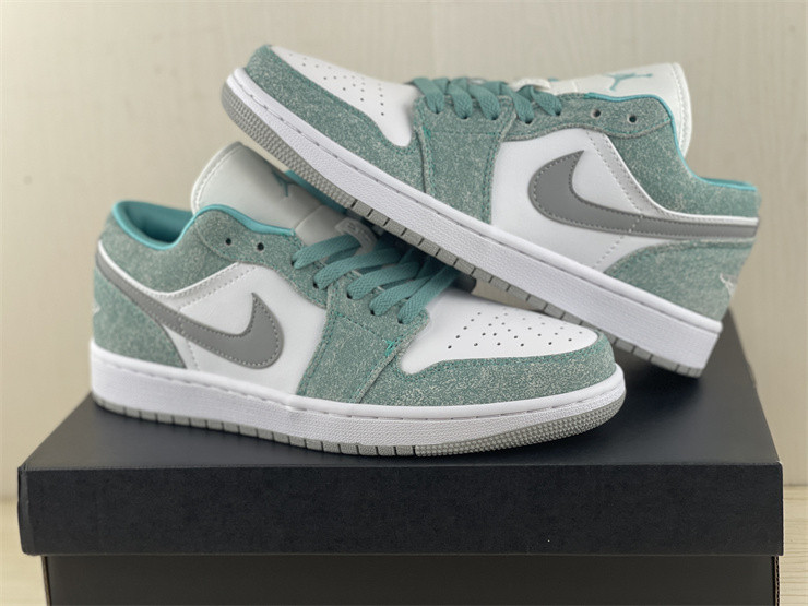 Air Jordan 1 Low “New Emerald” DN3705-301