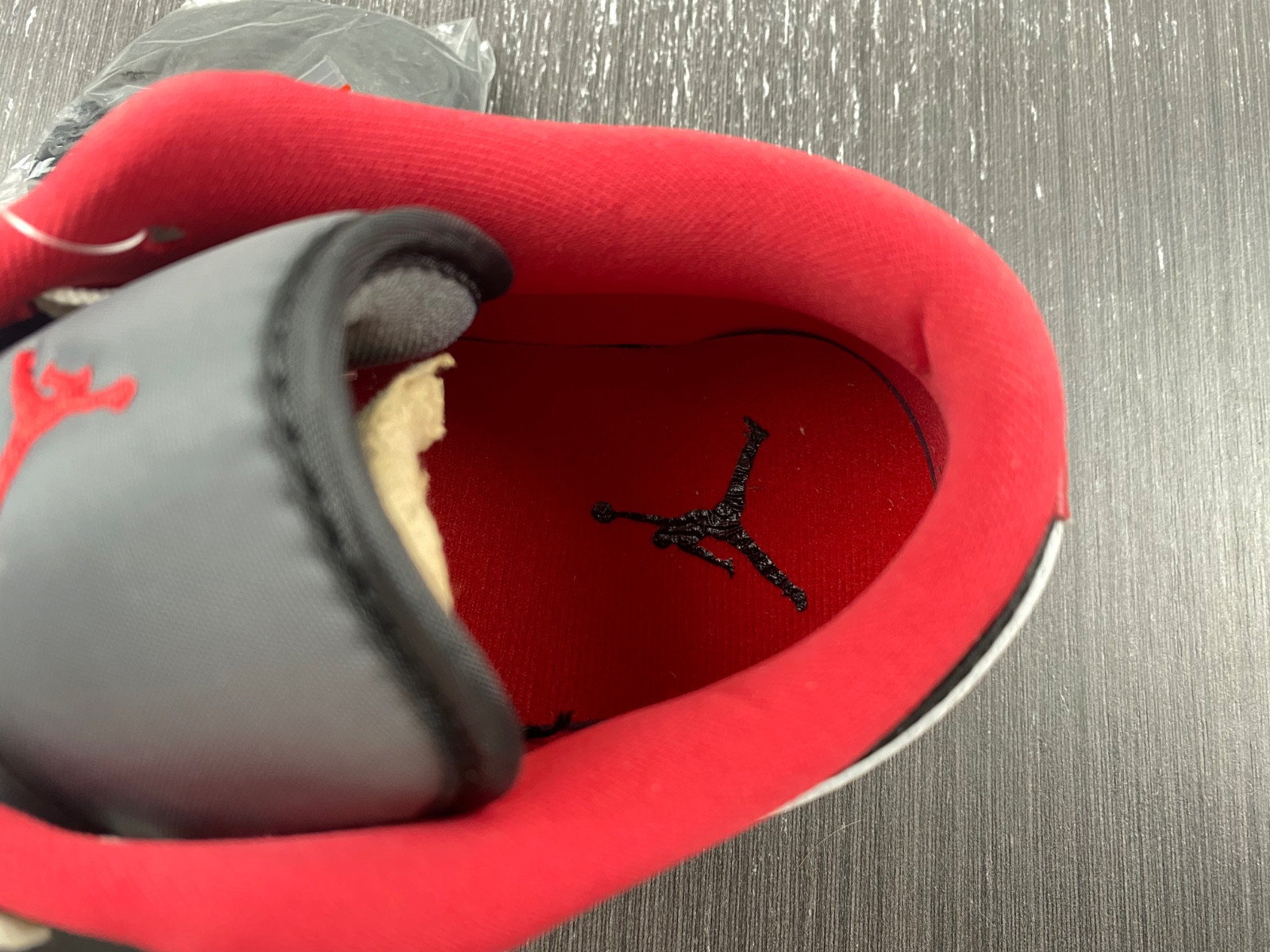 Air Jordan 1 Low “Born To Fly” FJ7073-010