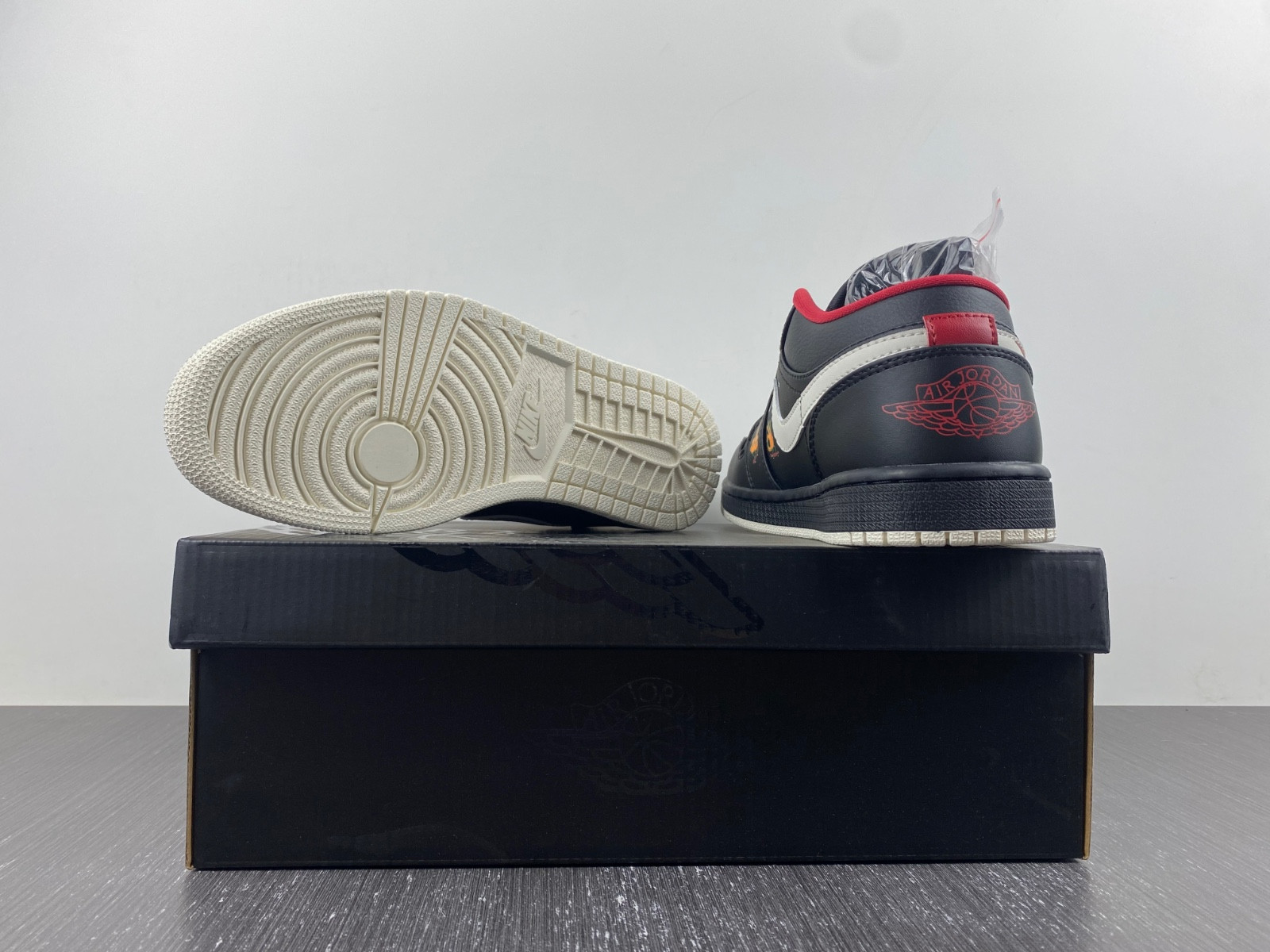 Air Jordan 1 Low “Born To Fly” FJ7073-010