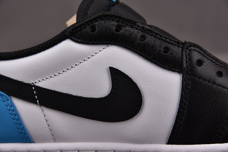 Air Jordan 1 Low OG “UNC” CZ0790-104