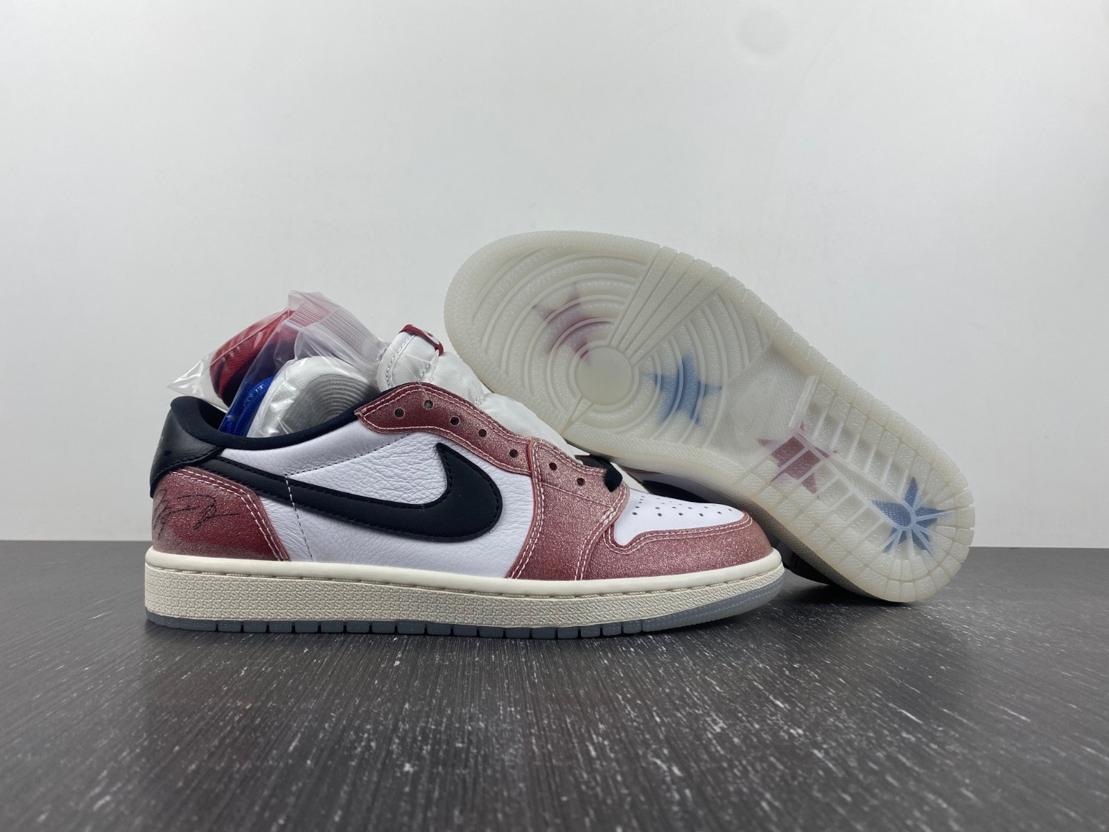 Trophy Room x Air Jordan 1 Low FN0432-017