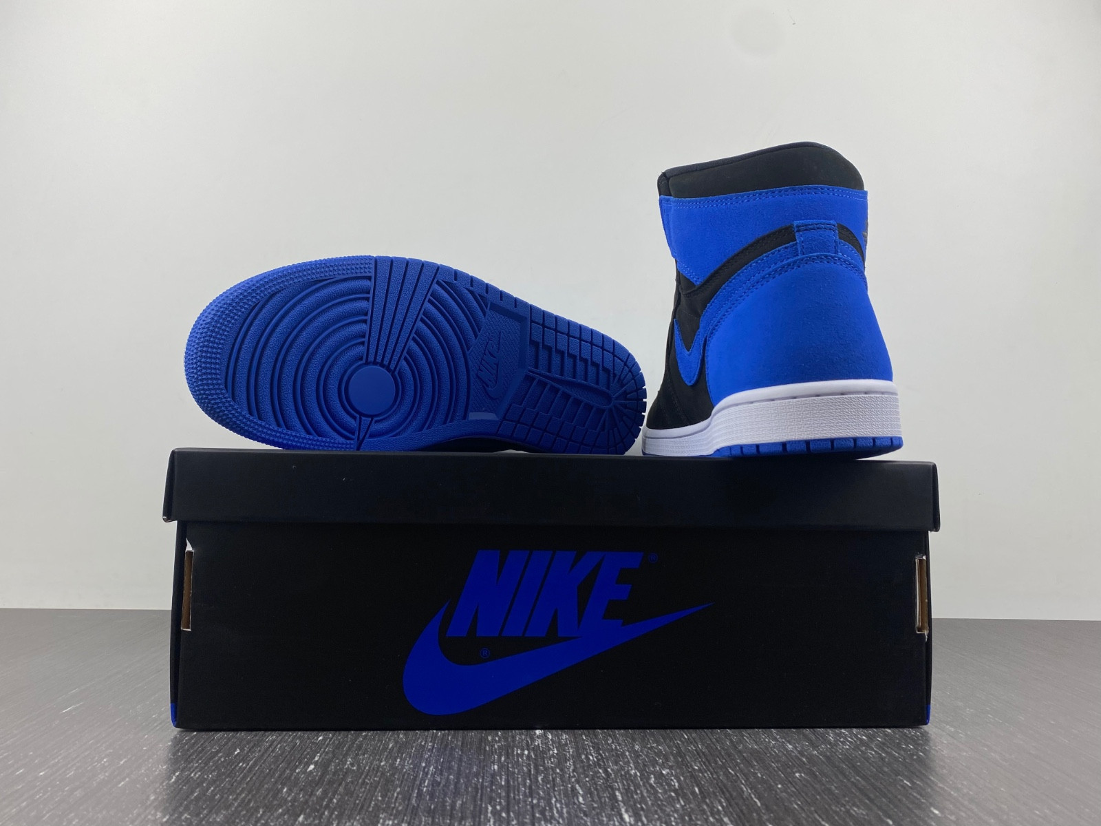 Air Jordan 1 High OG “Royal Suede” DZ5485-042