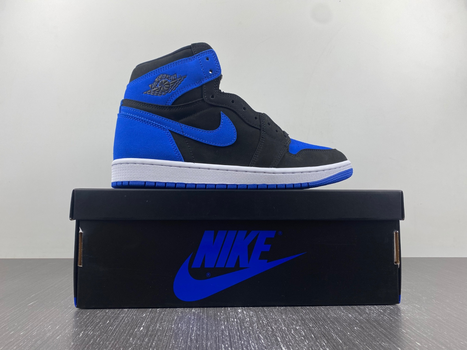Air Jordan 1 High OG “Royal Suede” DZ5485-042