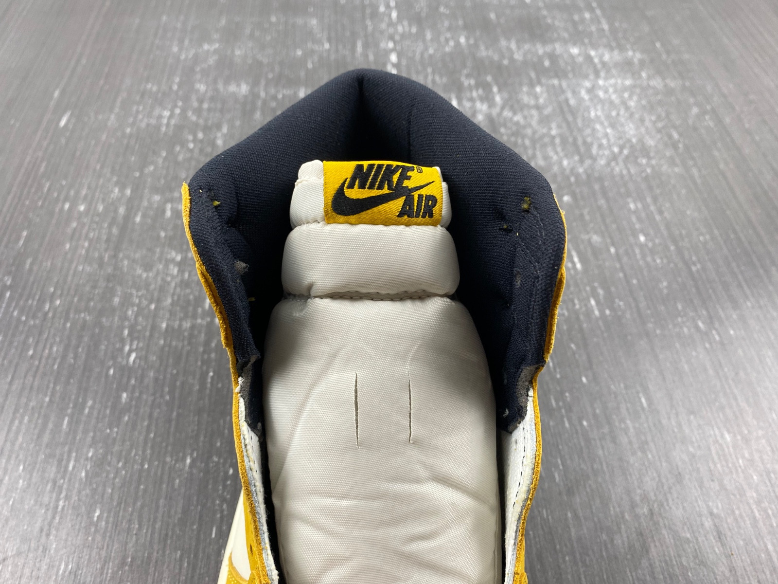 Air Jordan 1 High OG “Yellow Ochre” DZ5485-701