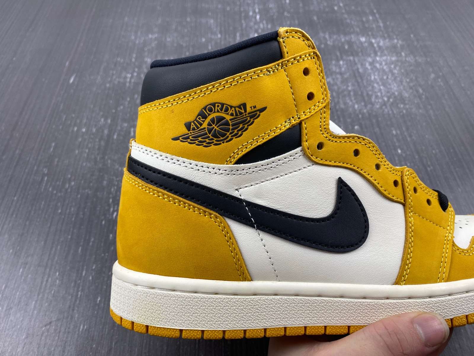 Air Jordan 1 High OG “Yellow Ochre” DZ5485-701