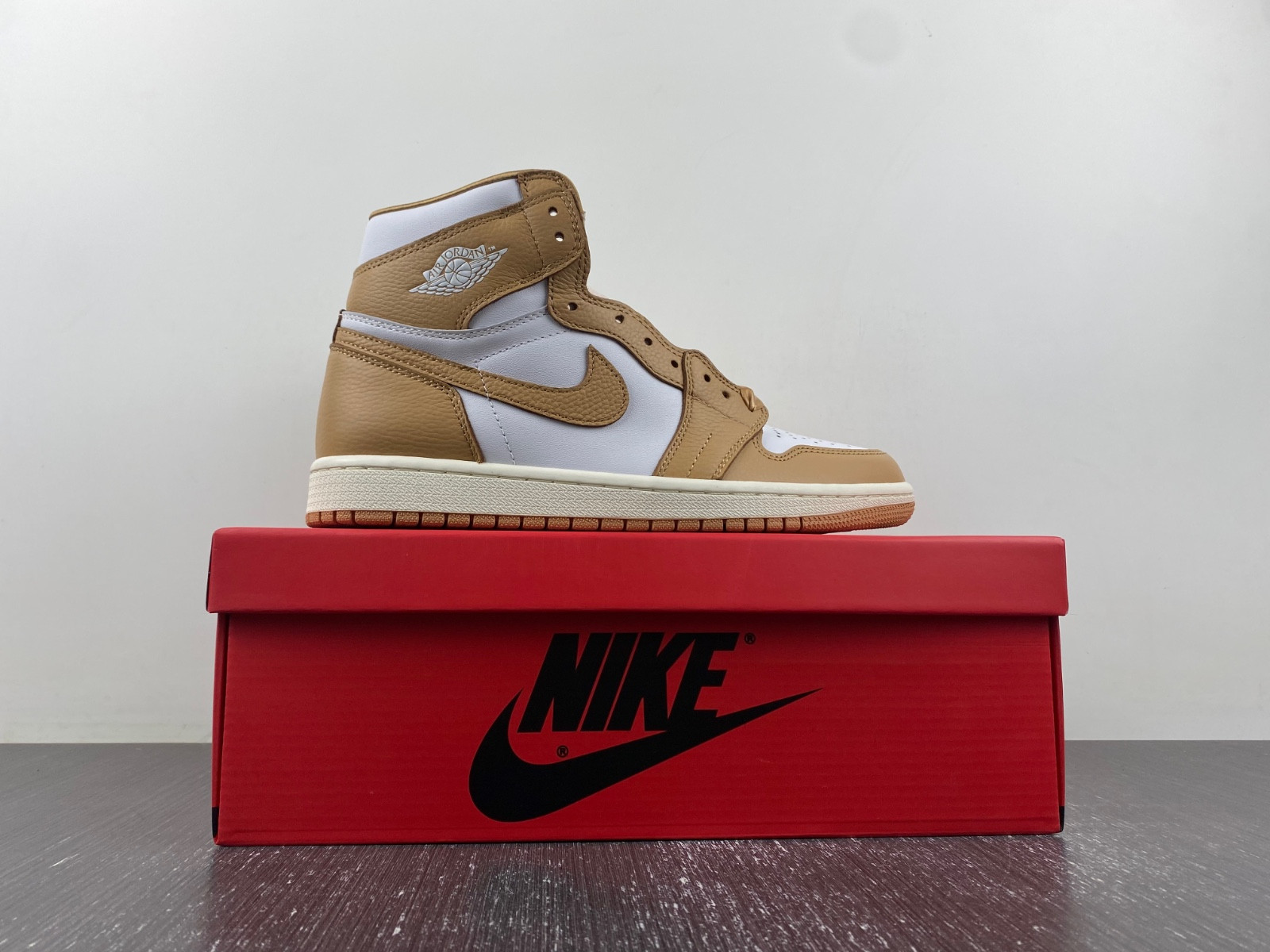 Air Jordan 1 High OG WMNS “Praline” FN6622-201