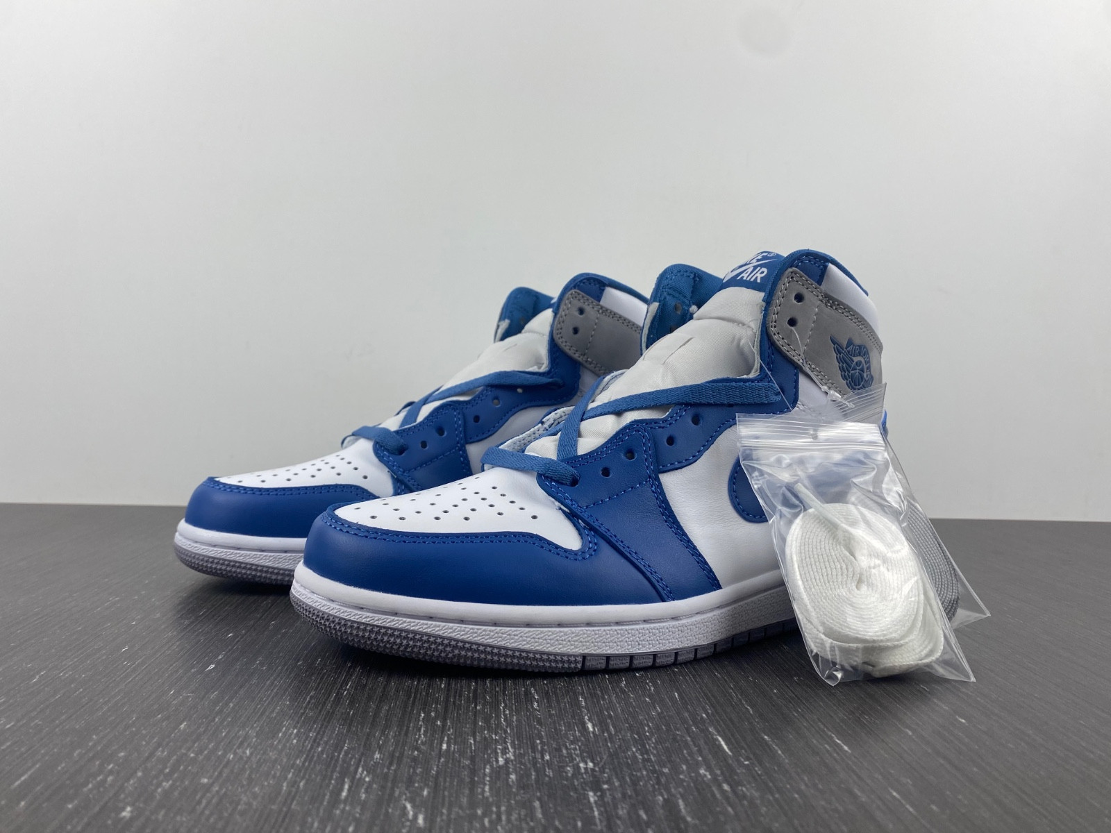 Air Jordan 1 High OG “True Blue” DZ5485-410
