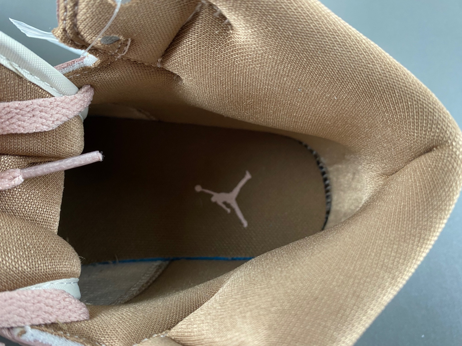 Air Jordan 1 Mid Feasts BQ6472-620