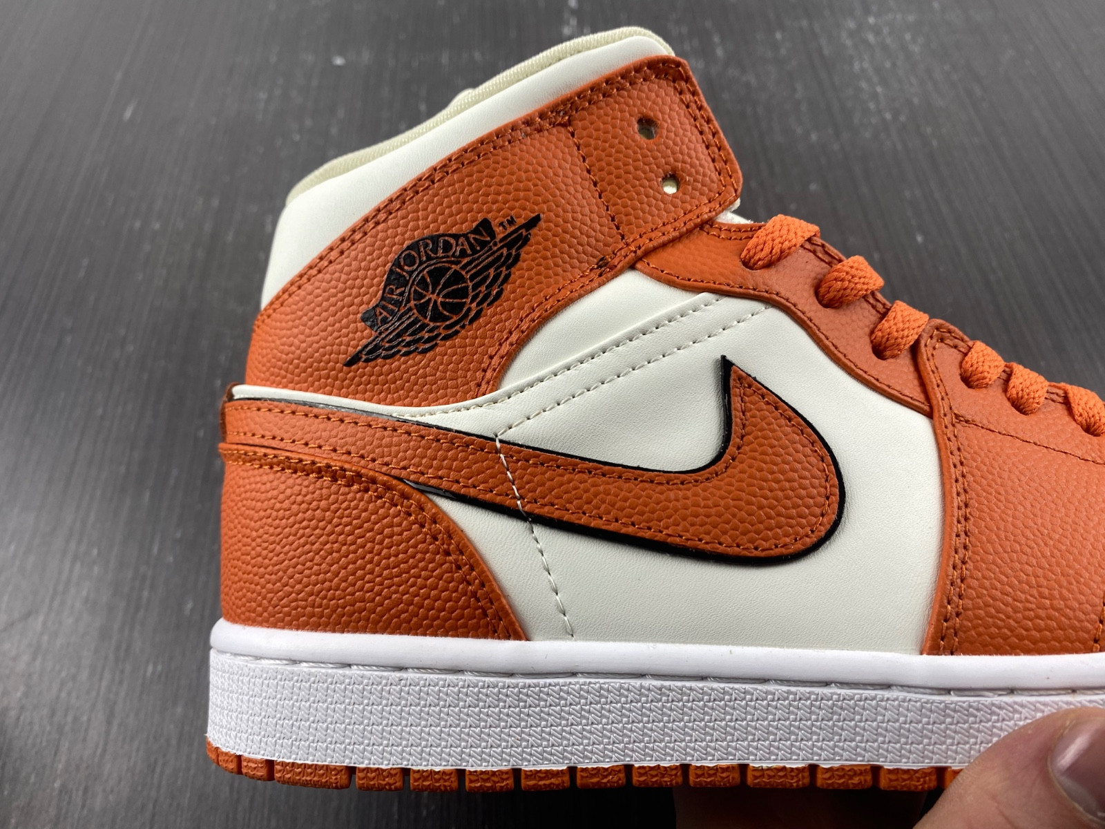 Jordan 1 Mid SE Sport Spice  DV1302-100