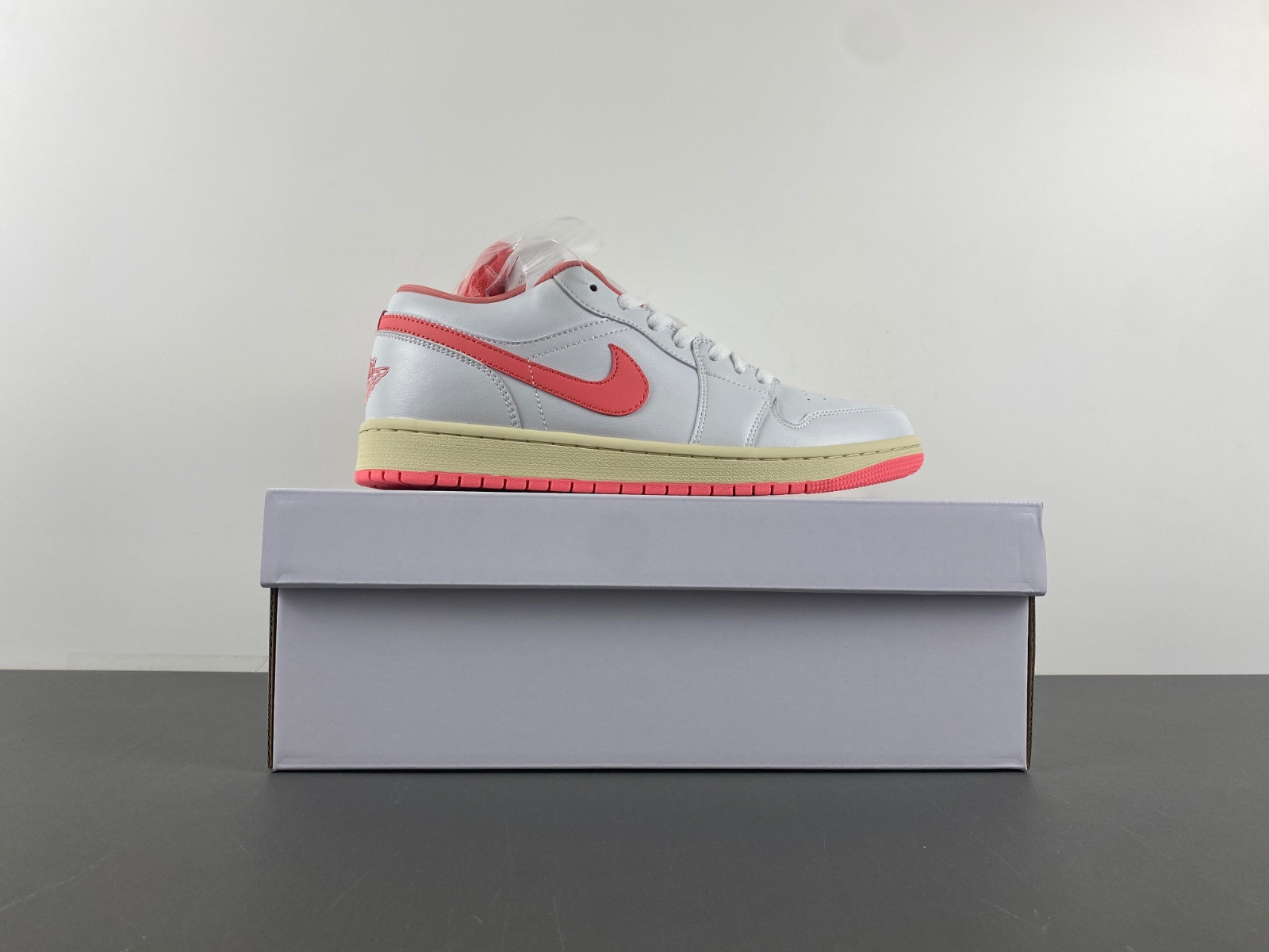Air Jordan 1 Low DC0774-109