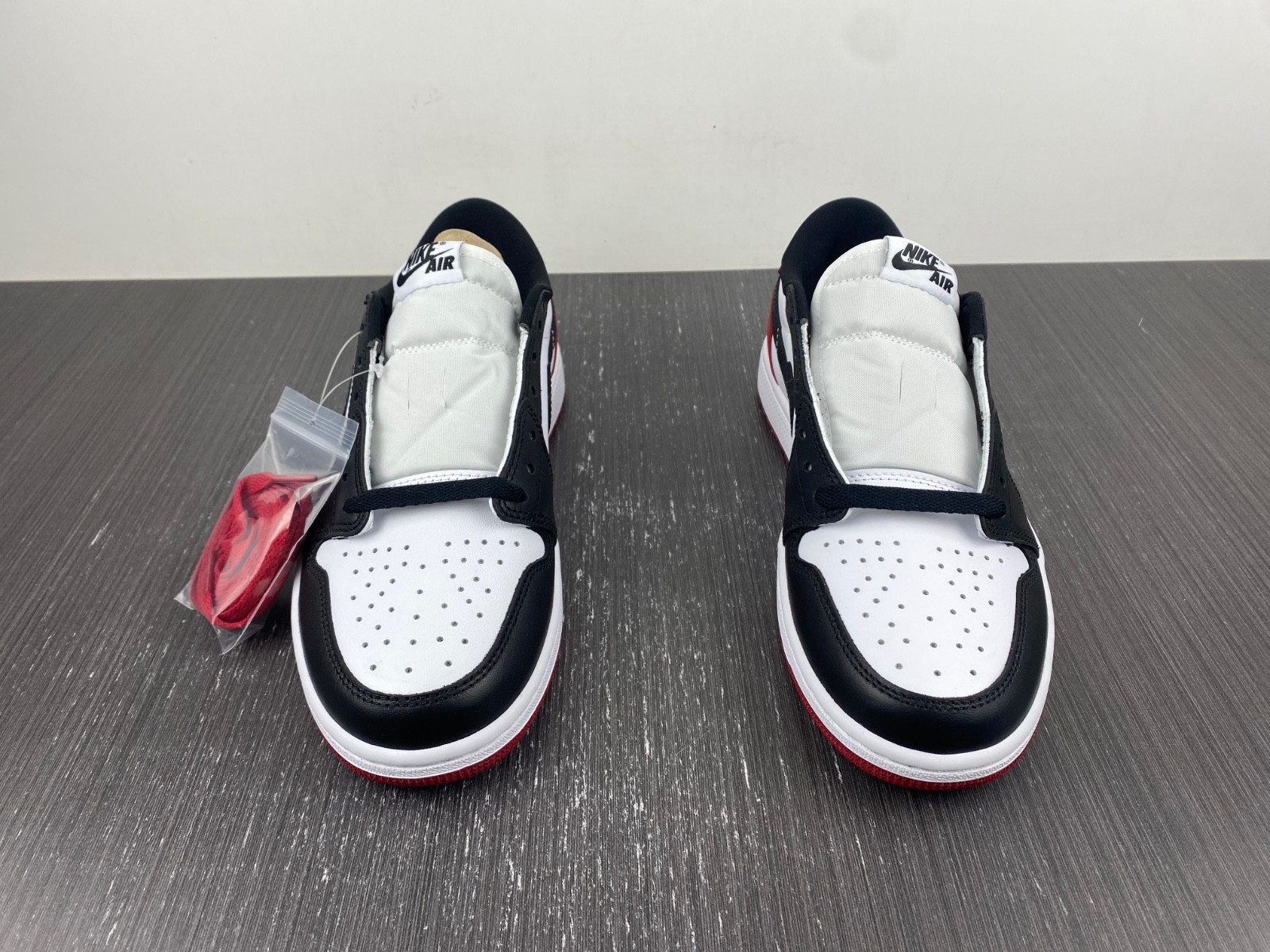 Jordan 1 Low 555088-1251