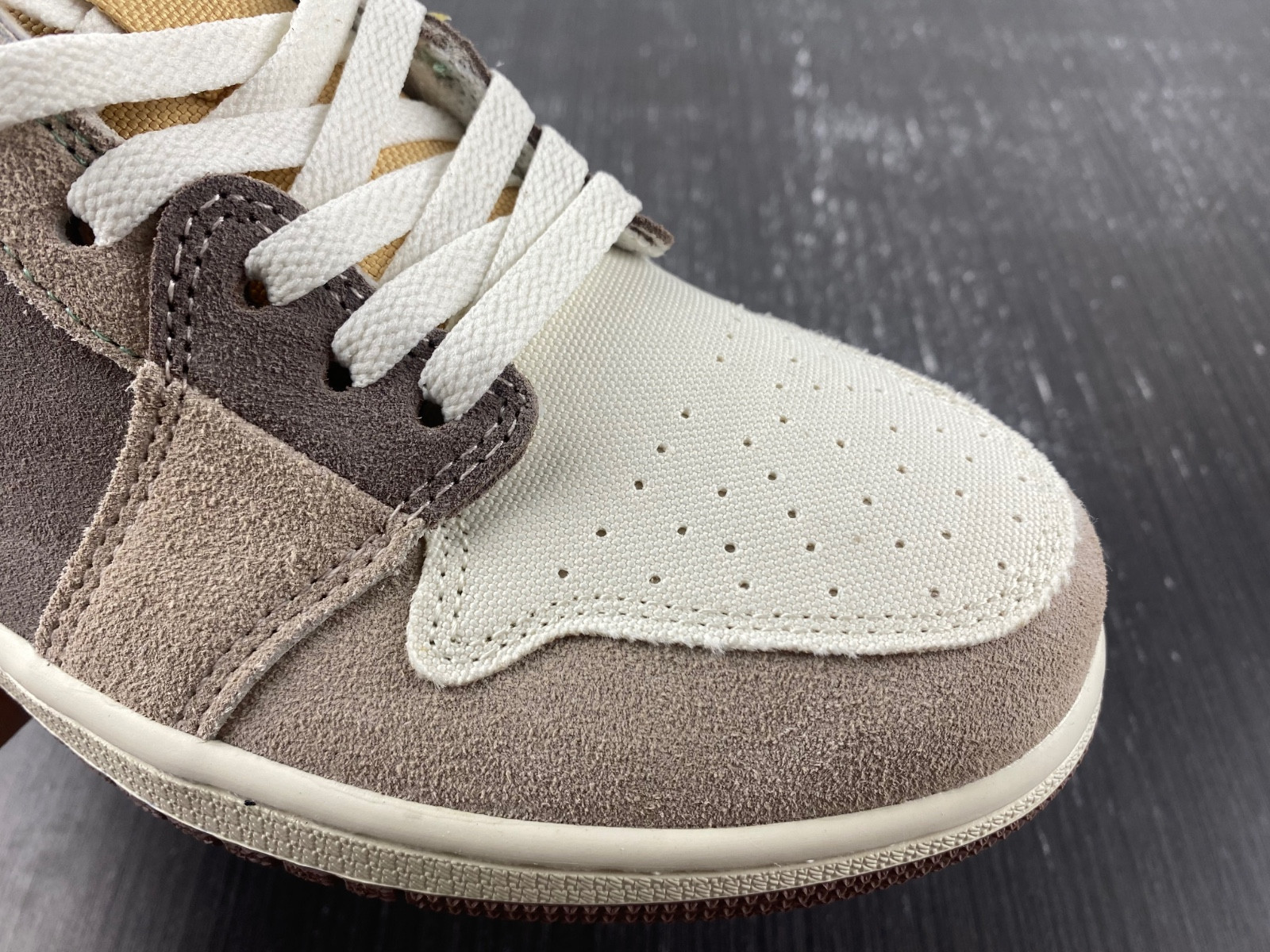 Air Jordan 1 Low SE Craft “Taupe Haze” DN1635-200