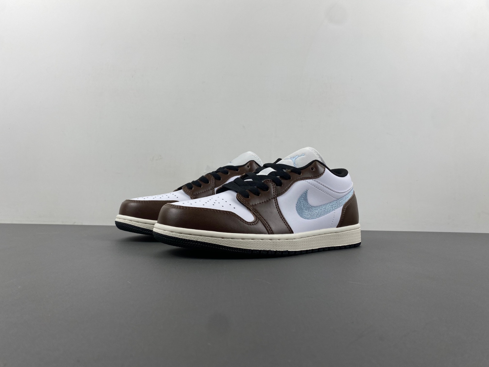 Air Jordan 1 Low FQ8156-142
