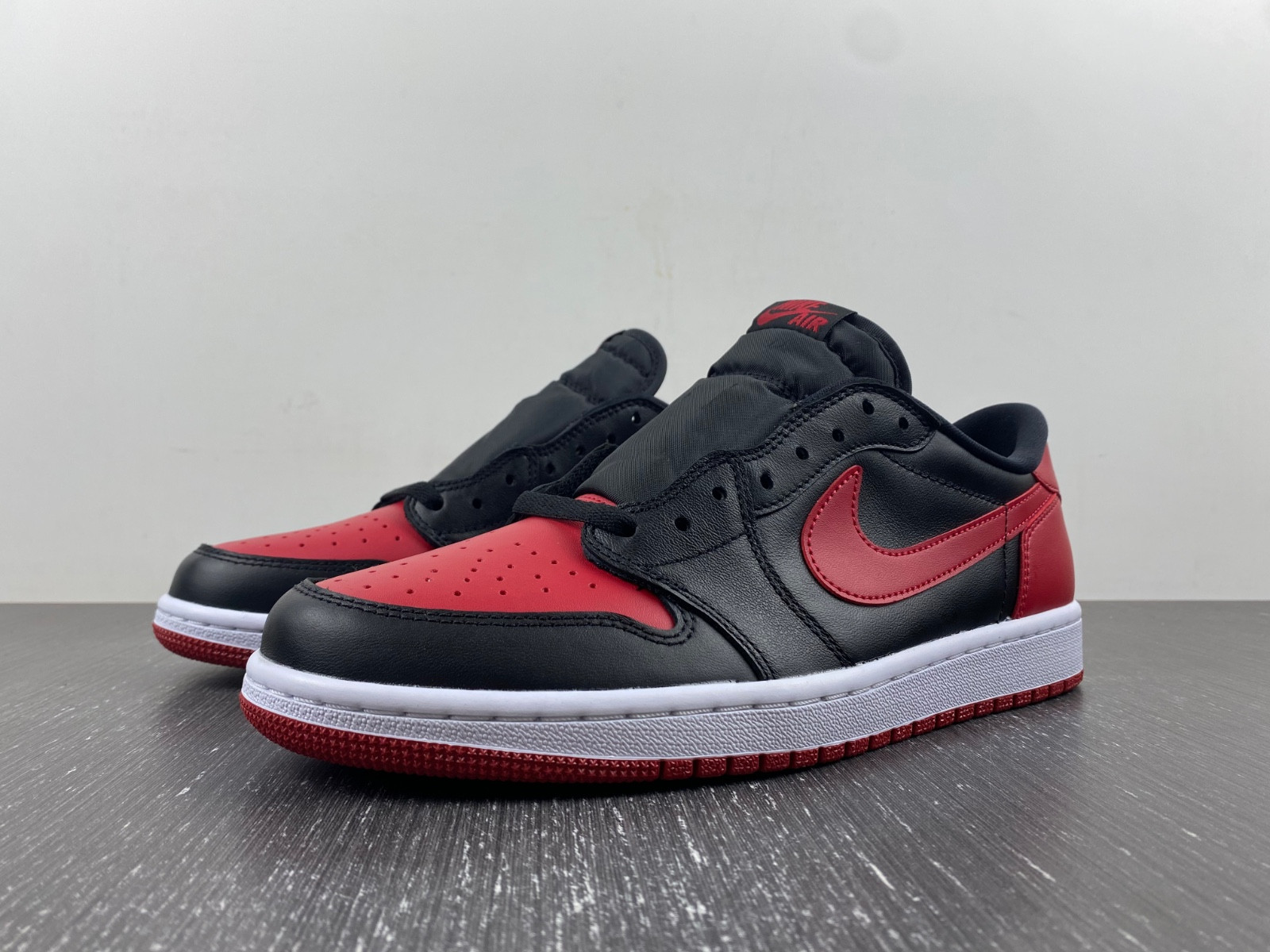 Air Jordan 1 Low OG “Bred” 705329-001