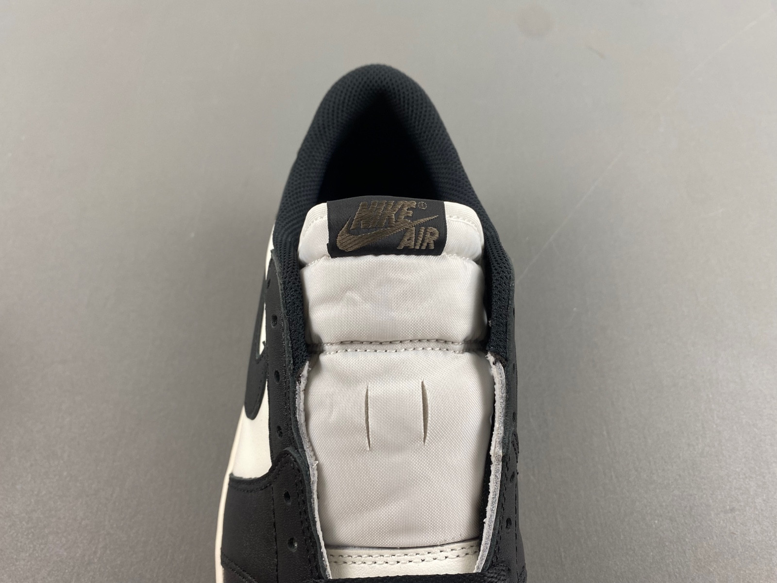 Air Jordan 1 Low OG “Mocha” CZ0790-102