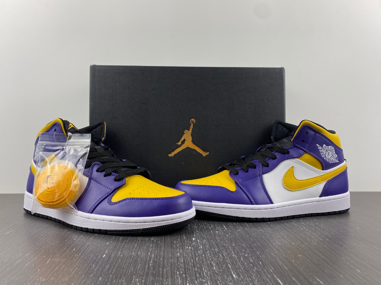 Air Jordan 1 Mid “Lakers” DQ8426-517