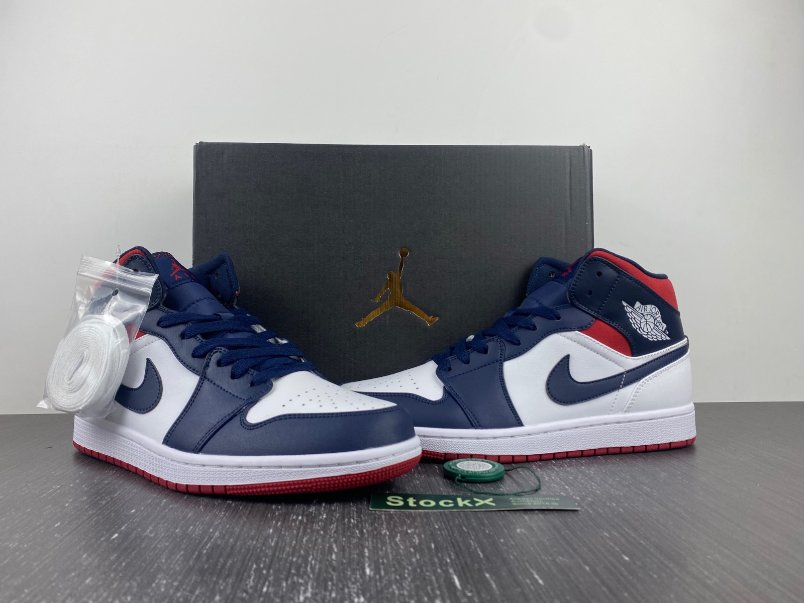 Air Jordan 1 Mid SE “USA” 852542-104